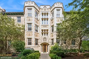 544 W Brompton Ave, Chicago, IL 60657 - Photo 1