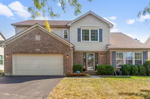 629 Manhattan Cir, Oswego, IL 60543 - Photo 1