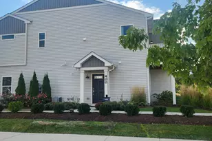 301 Kingsport Dr, South Elgin, IL 60177 - Photo 1