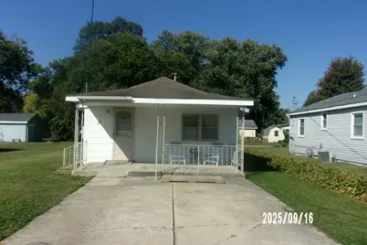 111 N Market Street, Watseka, IL 60970 - Photo 1
