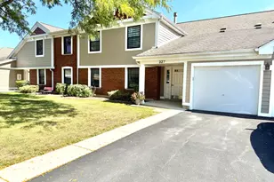 327 Wildberry Ct, Schaumburg, IL 60193 - Photo 1