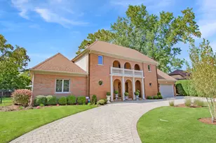 900 N Prospect Ave, Park Ridge, IL 60068 - Photo 1