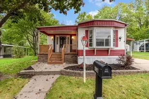 438 Golf View Dr, Crystal Lake, IL 60014 - Photo 1