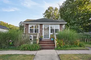 921 E North St, Morris, IL 60450 - Photo 1