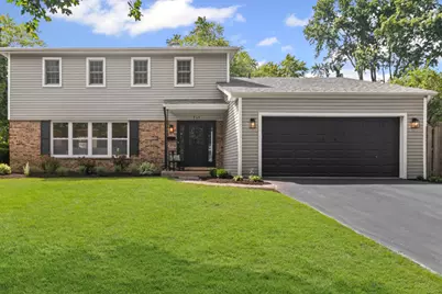 715 S Dymond Road, Libertyville, IL 60048 - Photo 1