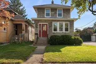 1212 N Harvey Ave, Oak Park, IL 60302 - Photo 1
