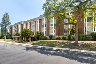 401 Ascot Dr, Park Ridge, IL 60068 - Photo 1