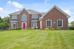 5N648 Farrier Point Ln, Saint Charles, IL 60175 - Photo 1