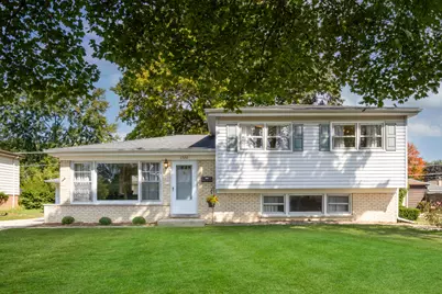 1720 W Robbie Lane, Mount Prospect, IL 60056 - Photo 1