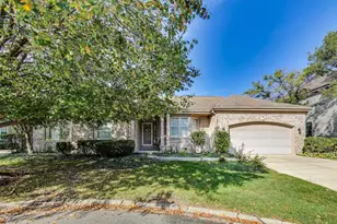 184 Ashfield Ct, Bloomingdale, IL 60108 - Photo 1