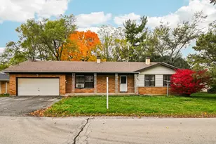 100 Pine Ct, Crystal Lake, IL 60014 - Photo 1