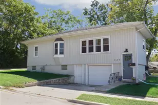 429 E 1st St, Oglesby, IL 61348 - Photo 1