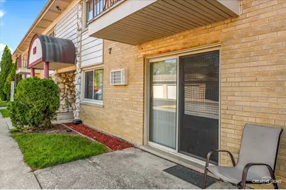 501 Carlysle Drive #9, Clarendon Hills, IL 60514 - Photo 1