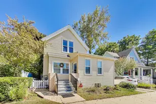 869 N McKinley Rd, Lake Forest, IL 60045 - Photo 1