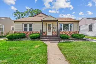 10036 S Tripp Ave, Oak Lawn, IL 60453 - Photo 1