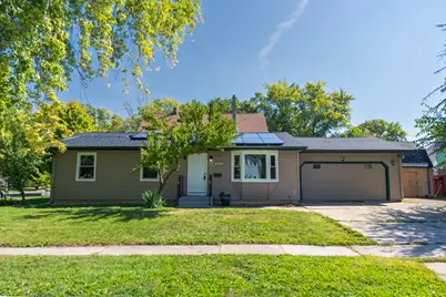 424 N 11th Street, Dekalb, IL 60115 - Photo 1
