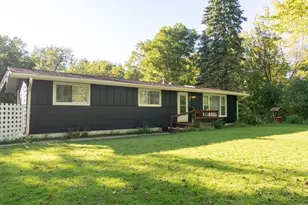 105 N Sumac Ave, McHenry, IL 60051 - Photo 1