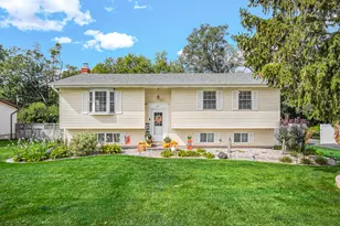 235 Roberts Rd, New Lenox, IL 60451 - Photo 1