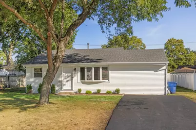 7818 W 99th Street, Hickory Hills, IL 60457 - Photo 1