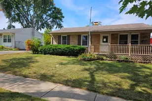 310 Rosewood Ave, Buffalo Grove, IL 60089 - Photo 1