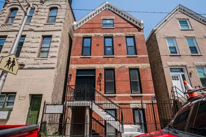1418 W Blackhawk Street, Chicago, IL 60642 - Photo 1