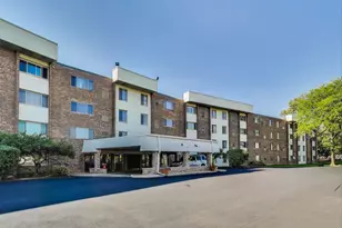 841 N York St, Elmhurst, IL 60126 - Photo 1