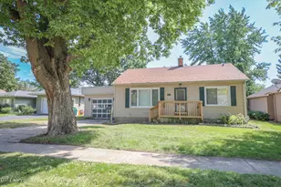 916 Albert Ave, Sycamore, IL 60178 - Photo 1