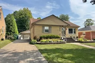 415 N Russel St, Mount Prospect, IL 60056 - Photo 1