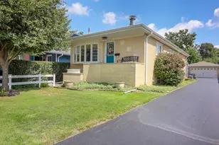 611 Houston, Lemont, IL 60439 - Photo 1