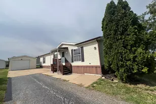 10 Swallow Ln, Beecher, IL 60401 - Photo 1