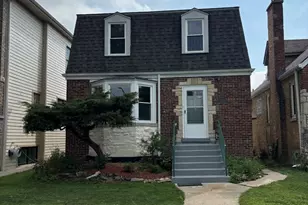 5722 N Leonard Ave, Chicago, IL 60646 - Photo 1