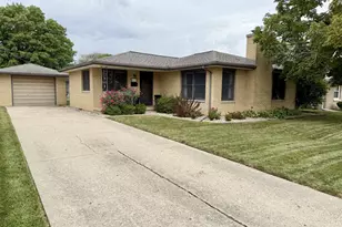 423 Sunset Blvd, Oglesby, IL 61348 - Photo 1