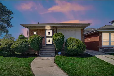 9912 S Prairie Avenue, Chicago, IL 60628 - Photo 1