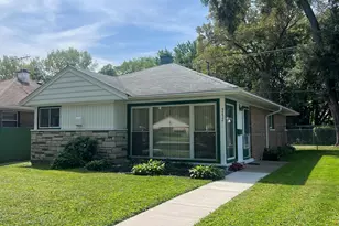 9732 S Van Vlissingen Rd, Chicago, IL 60617 - Photo 1