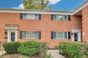 587 Shorely Dr, Barrington, IL 60010 - Photo 1