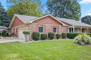 404 E Grand Dr, Bourbonnais, IL 60914 - Photo 1