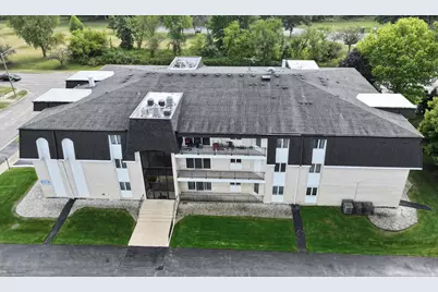 18560 Escanaba Avenue #211, Lansing, IL 60438 - Photo 1