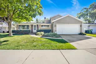 859 Beechwood Rd, Buffalo Grove, IL 60089 - Photo 1