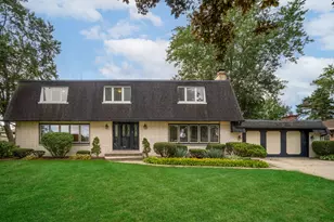 1811 E Maya Ln, Mount Prospect, IL 60056 - Photo 1