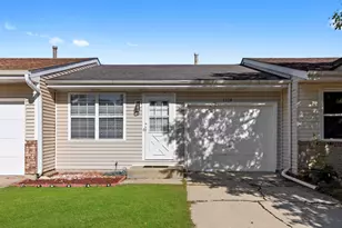 1114 Riverwood Dr, Algonquin, IL 60102 - Photo 1