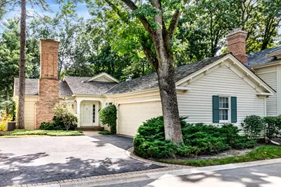 7 Court Of Fox River, Lincolnshire, IL 60069 - Photo 1