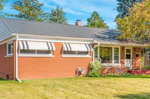 819 S Fulton Ave, Waukegan, IL 60085 - Photo 1