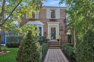 1811 Laurel Ave, Evanston, IL 60201 - Photo 1
