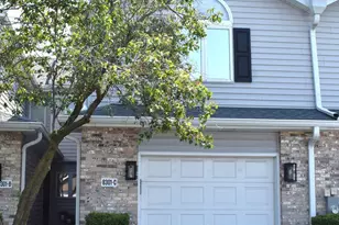 8301 High Point Cir, Darien, IL 60561 - Photo 1