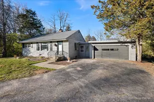 28524 W Main St, Barrington, IL 60010 - Photo 1