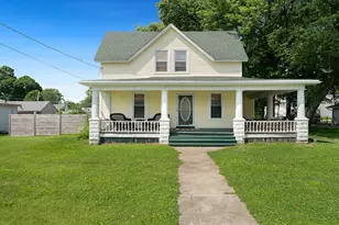 315 W 2nd St, Byron, IL 61010 - Photo 1