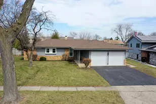 76 Grange Rd, Elk Grove Village, IL 60007 - Photo 1