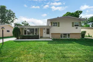 330 N Illinois Ave, Glenwood, IL 60425 - Photo 1