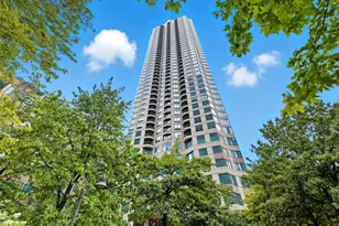 400 N La Salle Dr, Chicago, IL 60654 - Photo 1