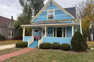 376 Jefferson Ave, Elgin, IL 60120 - Photo 1